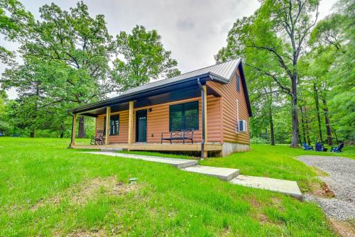 5 Mi to Mammoth Cave: Peaceful Retreat w Fire Pit in Cave City, United States