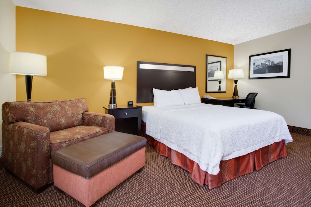 Hampton Inn Pittsburgh West Mifflin - photo 16