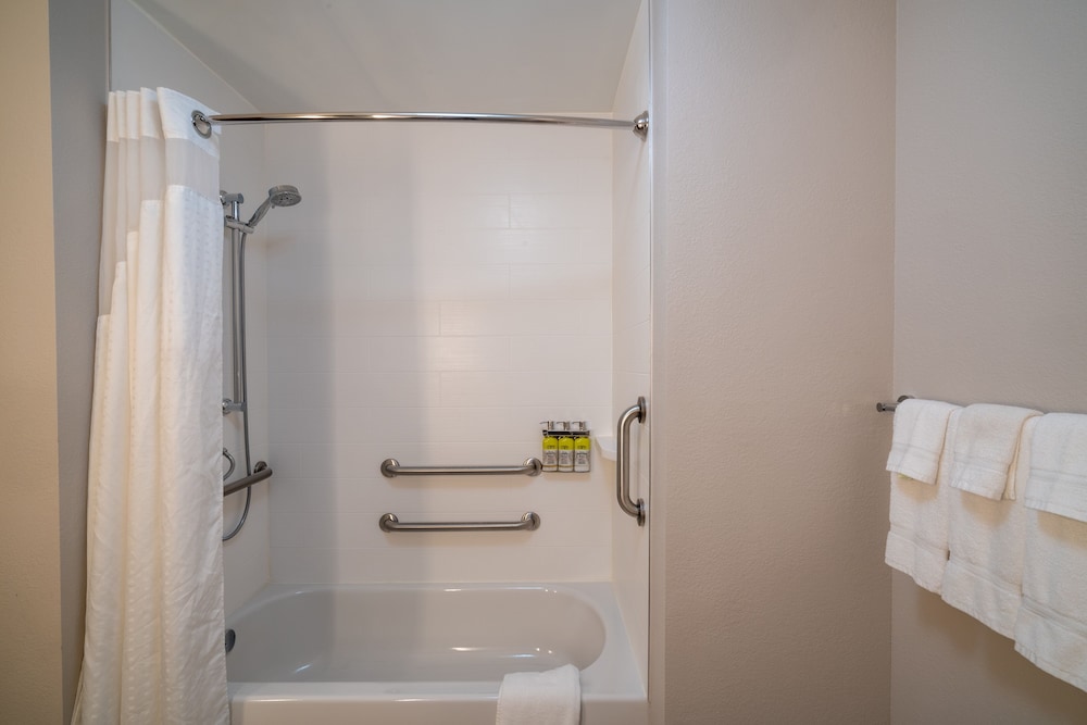 Holiday Inn Express & Suites Atlanta Airport NE Hapeville by IHG - photo 11