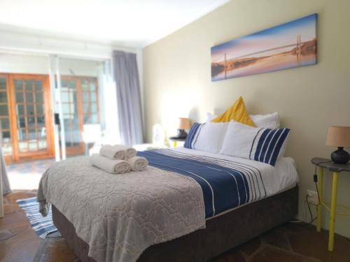 Serenity Cove Beach Blue Room — hotel near Chief Dawid Stuurman International Airport