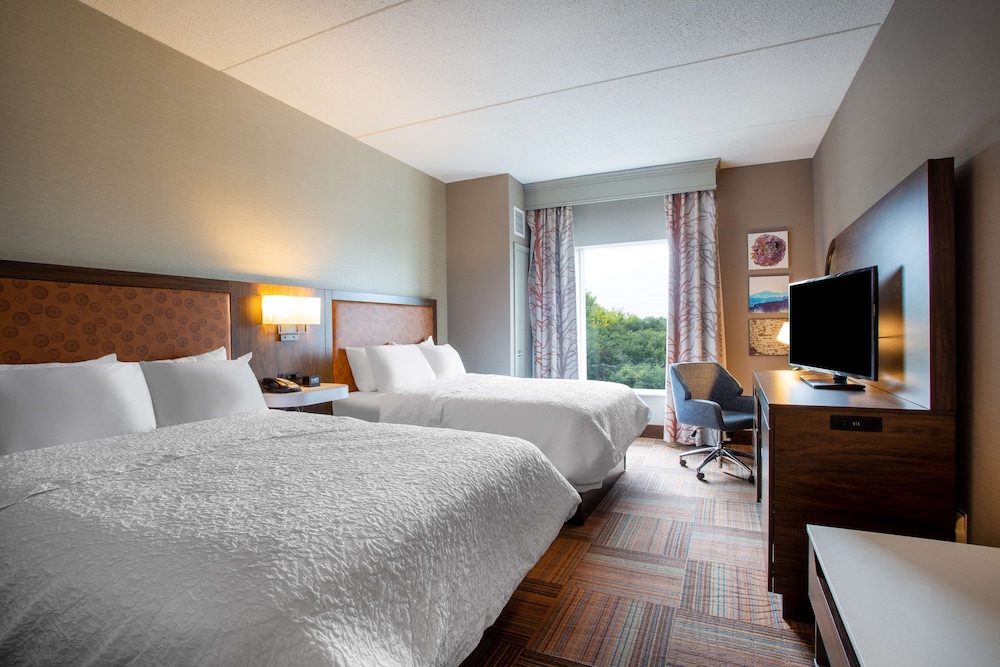 Hampton Inn Watertown - photo 13