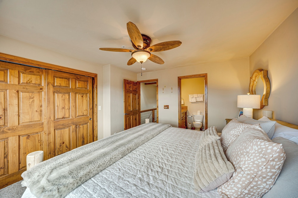6 Mi to Winter Park Resort Townhome with Hot Tub - photo 13