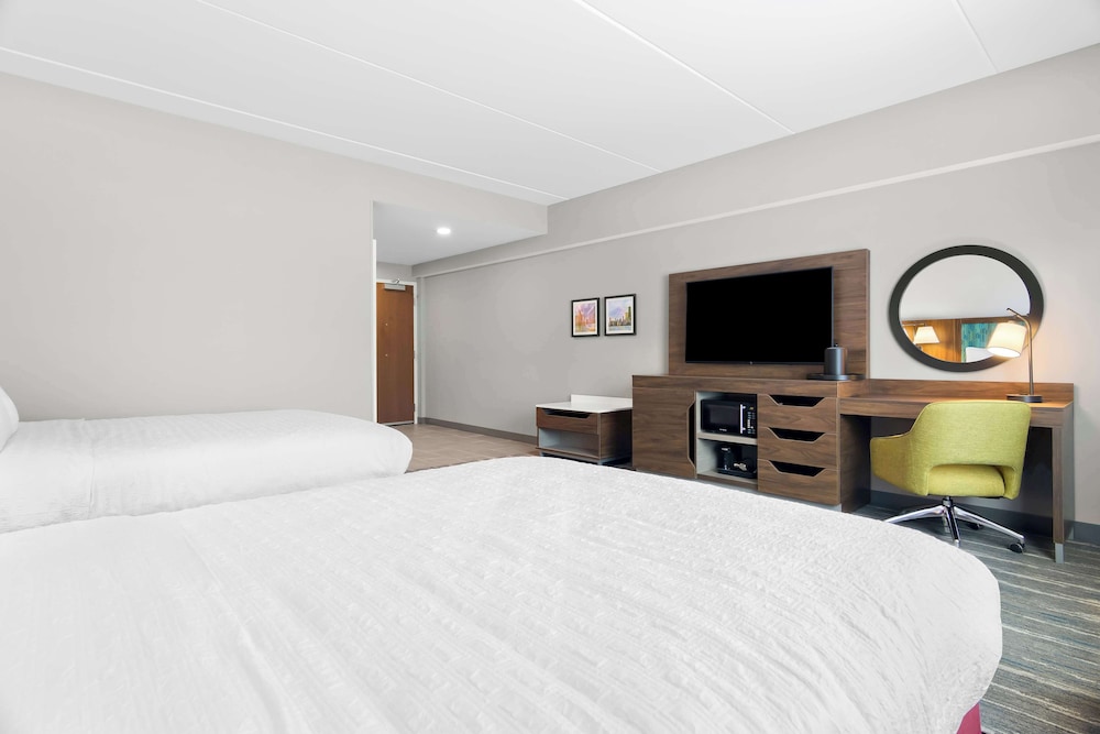 Hampton Inn & Suites by Hilton Chicago Medical District UIC - photo 16