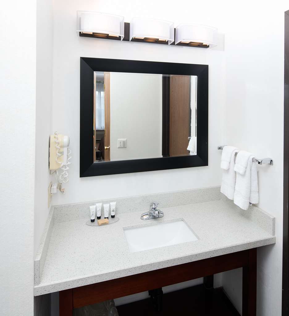 Red Lion Inn & Suites Auburn - photo 15