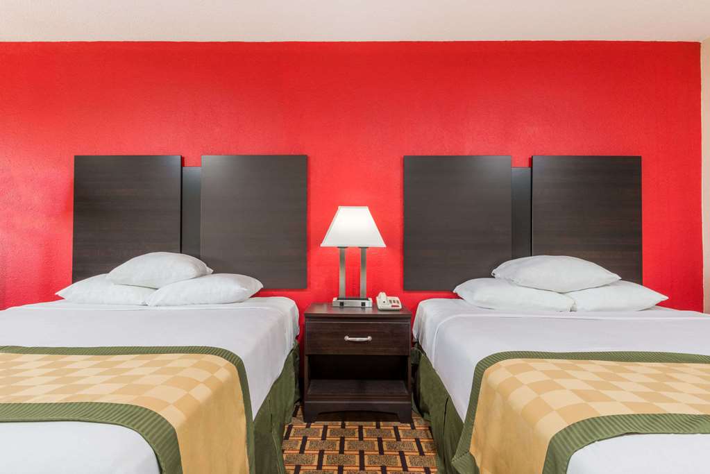 Days Inn by Wyndham Muncie Ball State University - photo 6
