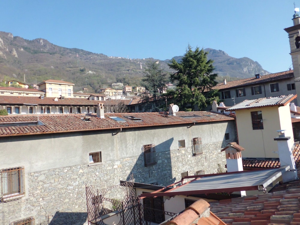 Torre Antica is an Ancient Watch Tower Fully Restored With all Modern Amenities — hotel in Lovere