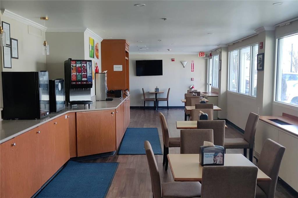 Quality Inn Newark Wilmington - photo 21