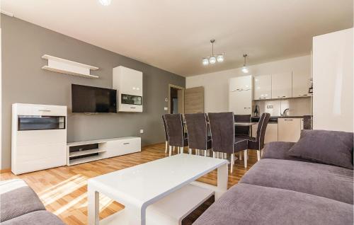 Three Bedroom Apartment In Medulin — Medulin — photo 5
