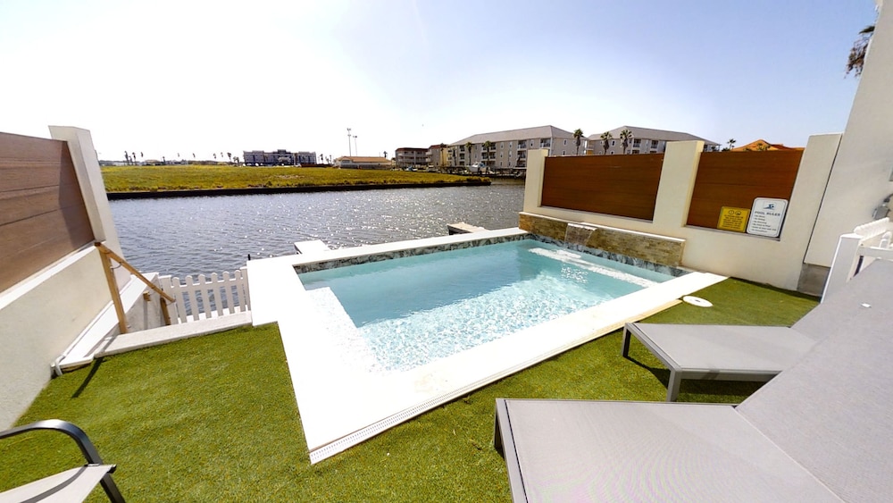 Cabana Cove 14410 in Corpus Christi, United States