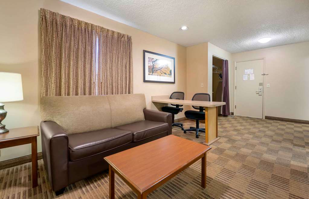 Extended Stay America Suites Chicago Lombard Yorktown Center - photo 20