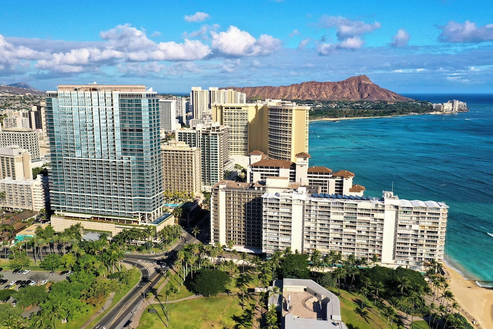 Ka Laʻi Waikiki Beach LXR Hotels & Resorts in Honolulu, United States
