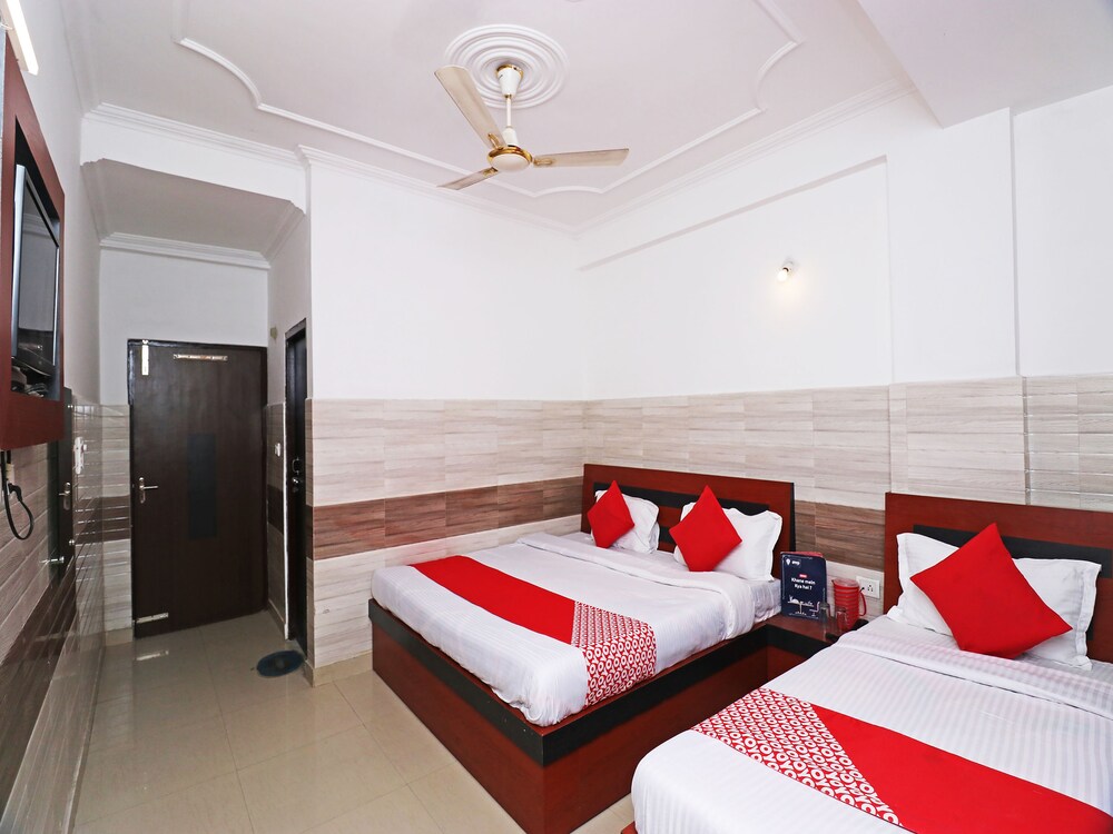 Oyo 18916 Shyam Residency in Katra, India