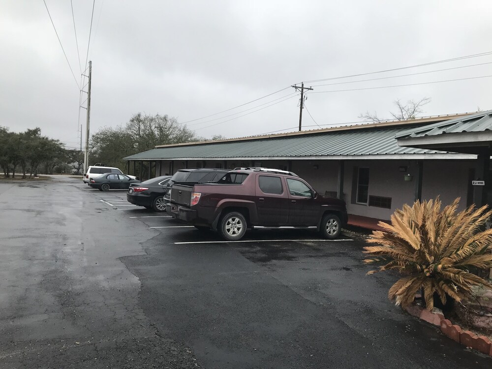 Outpost Motel - photo 17