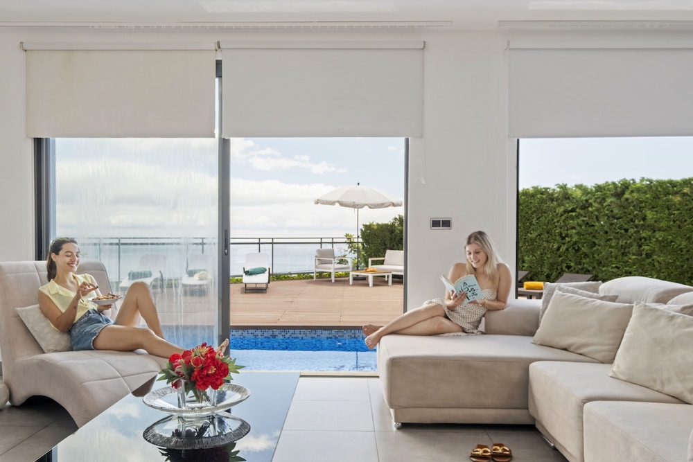 Villa Beausoleil by Homie — 4-Star Luxury Hotel in Funchal, Portugal