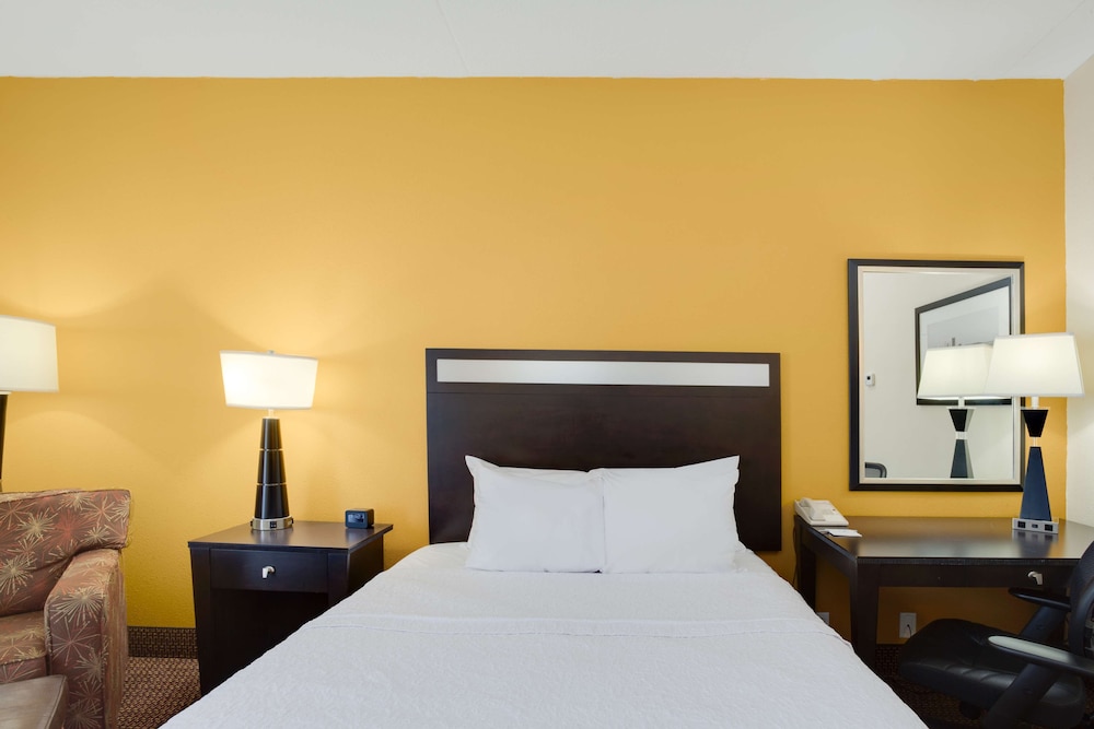 Hampton Inn Pittsburgh West Mifflin - photo 15