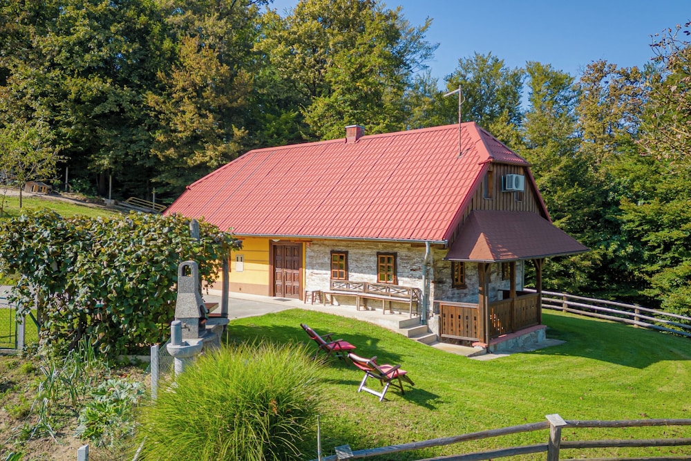 Turistična kmetija Kunstek — 4-Star Luxury Hotel in Rogatec, Slovenia