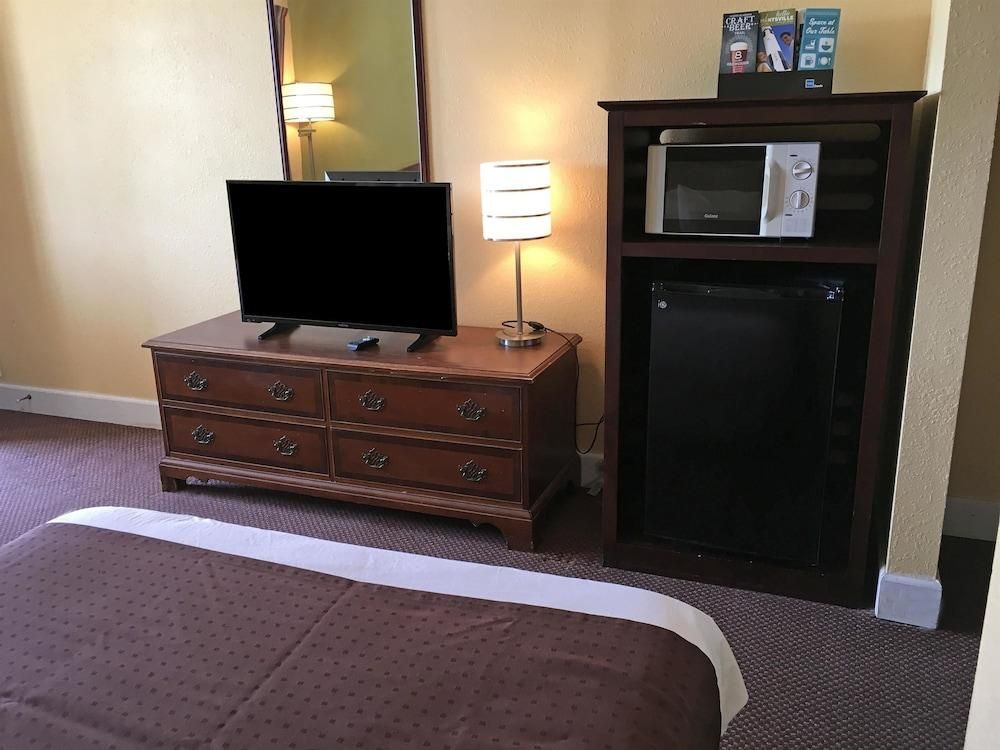 Americas Best Value Inn Huntsville - photo 2