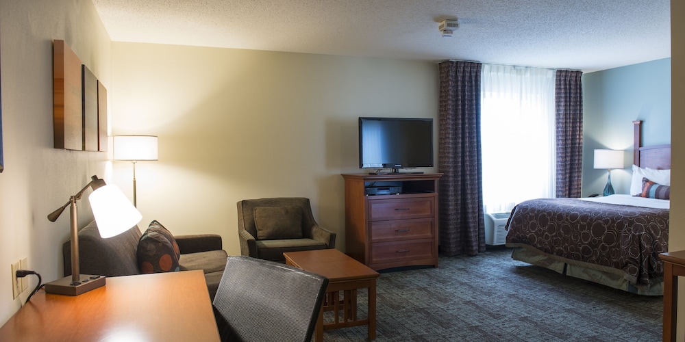 Staybridge Suites Fargo by IHG - photo 15