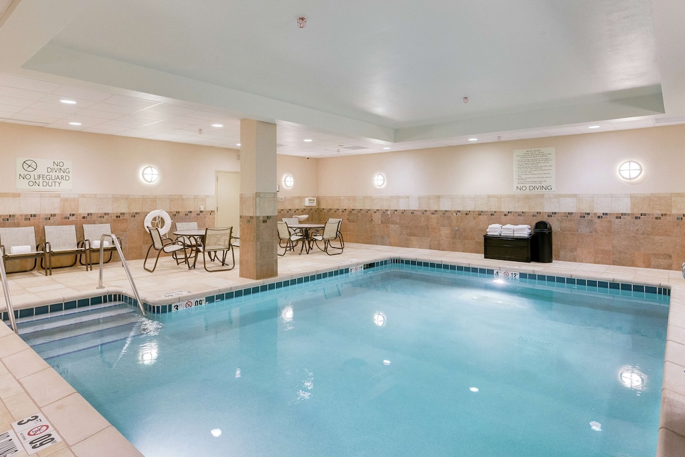 Hilton Garden Inn Milwaukee Airport - photo 35
