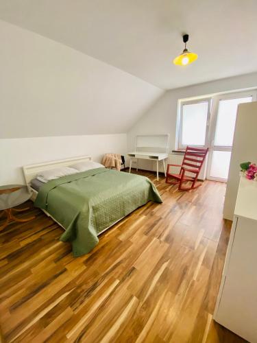 Komfortowy pokój dla dwojga z balkonem Marcinkowicka — hotel in Nowy Sacz