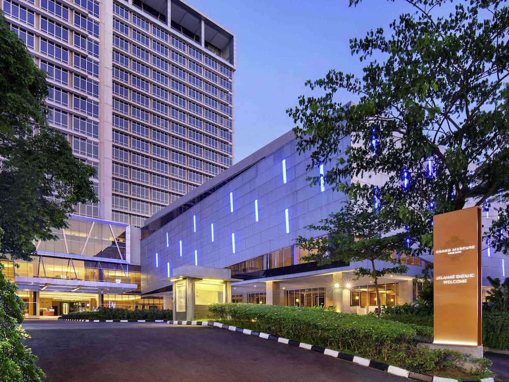 Grand Mercure Solo Baru — Grogol