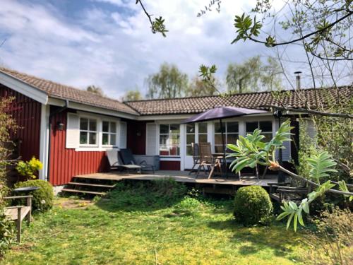 Cozy Cabin in Skäralid Close to Pool and Lake — 4-Star Luxury Hotel in Ljungbyhed, Sweden