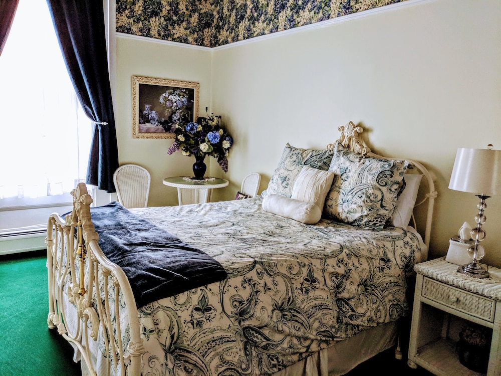 Allegiance Bed and Breakfast - photo 13