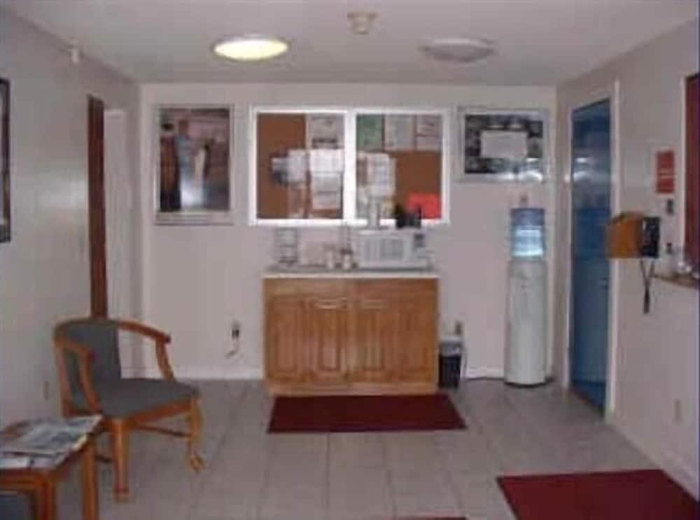 Portlodge Motel - photo 3