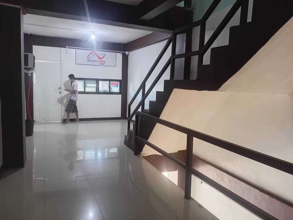 OYO 1169 Sky Infinity Inn — Pasay — photo 4