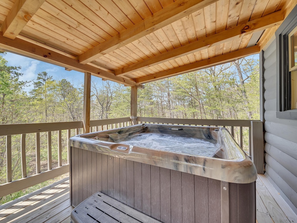 Mountain Serene #119 — 4-Star Luxury Hotel in Sevierville, United States
