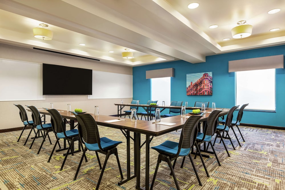 Hampton Inn & Suites York South - photo 37