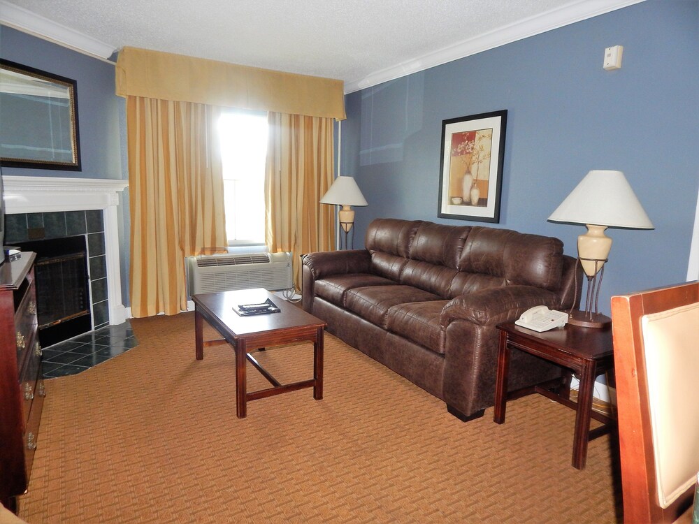 Richmond Suites Hotel - photo 26