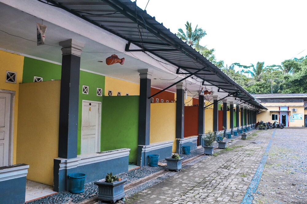 SPOT ON 2501 Rendy Putra Malingping in Serang, Indonesia