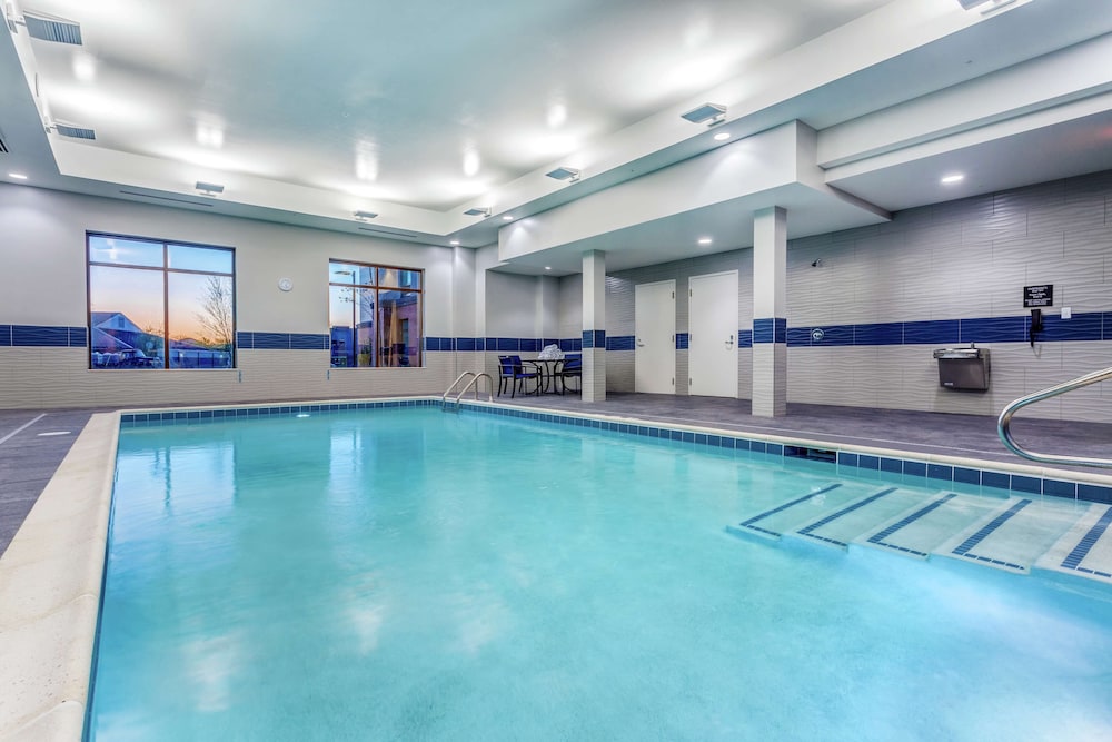 Hampton Inn & Suites Kittery Portsmouth - photo 25