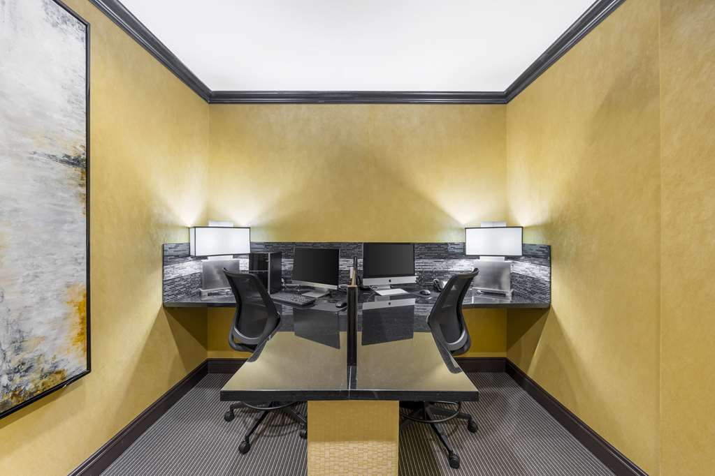 Best Western Plus Emerald Inn & Suites - photo 29