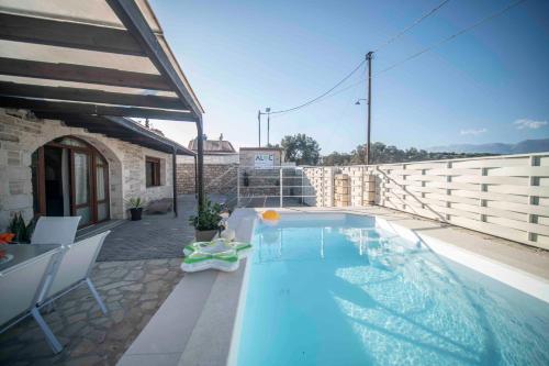 Villa Aloe — 4-Star Luxury Hotel in None, Greece