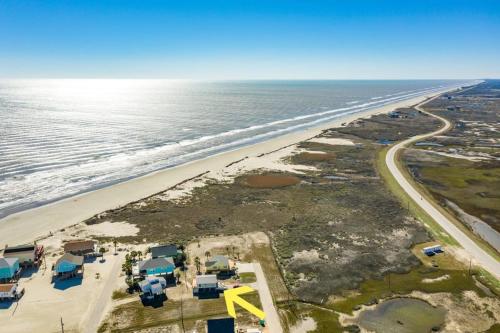 Beechwood Bungalow Dual Water Views Ocean & Bay — 4-Star Luxury Hotel in Freeport, United States
