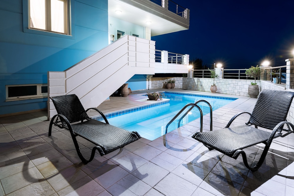 Kronos Villas — 4-Star Luxury Hotel in Kolympari, Greece
