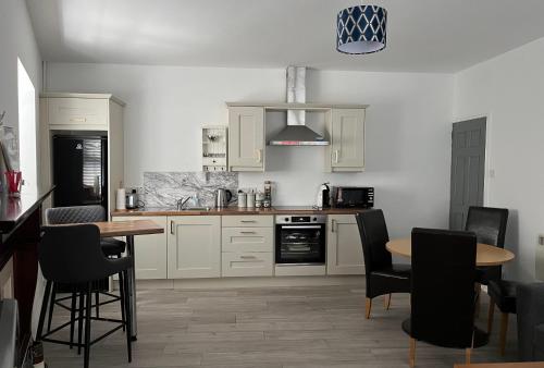 The Coach House 2 Bedroom Apartment Sleeps 5 — 4-Star Luxury Hotel in Newry, United Kingdom