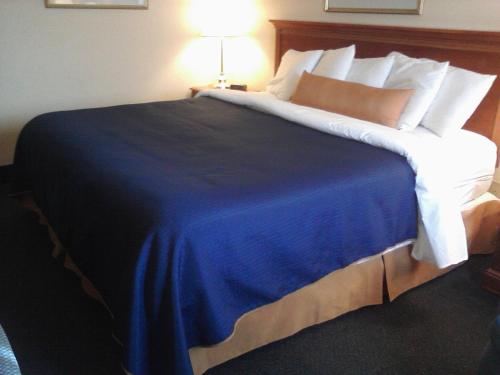 Days Inn by Wyndham Keene NH - photo 9