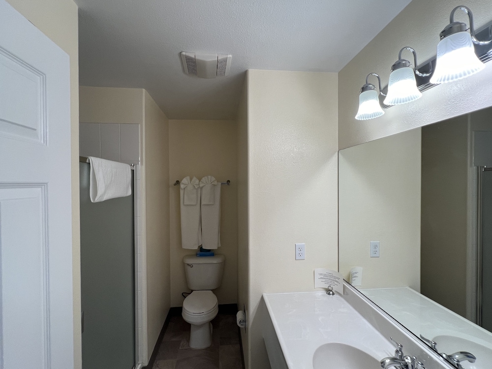 Clear Lake Cottages & Marina - photo 127