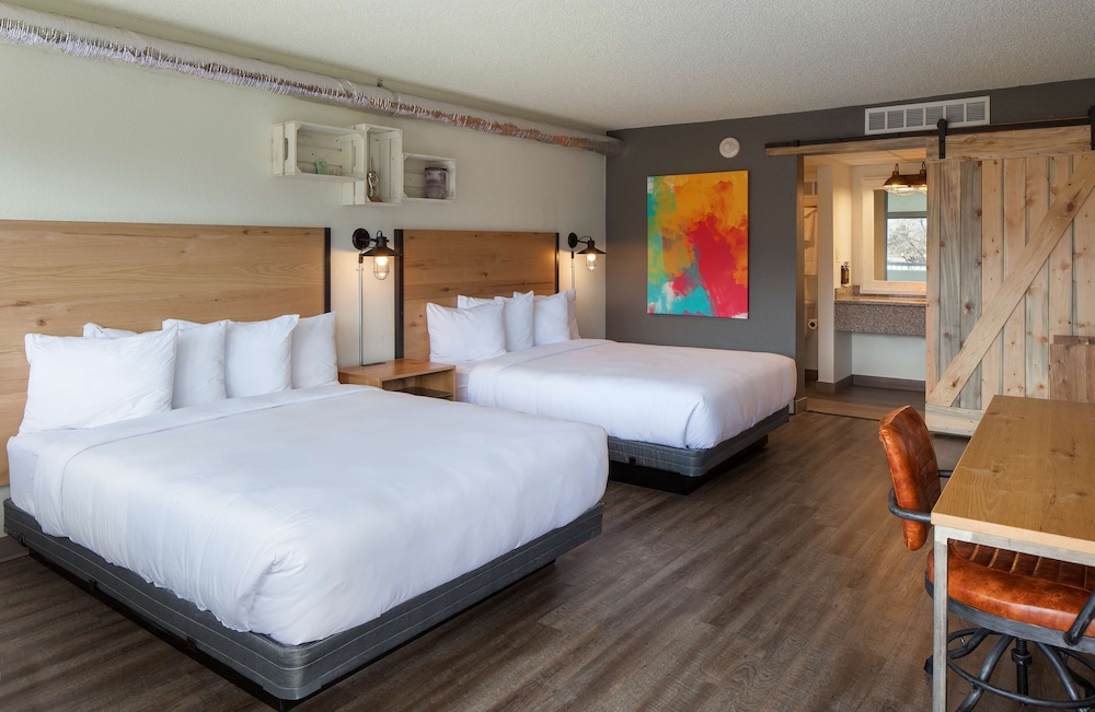 SCP Hotel Colorado Springs - photo 17
