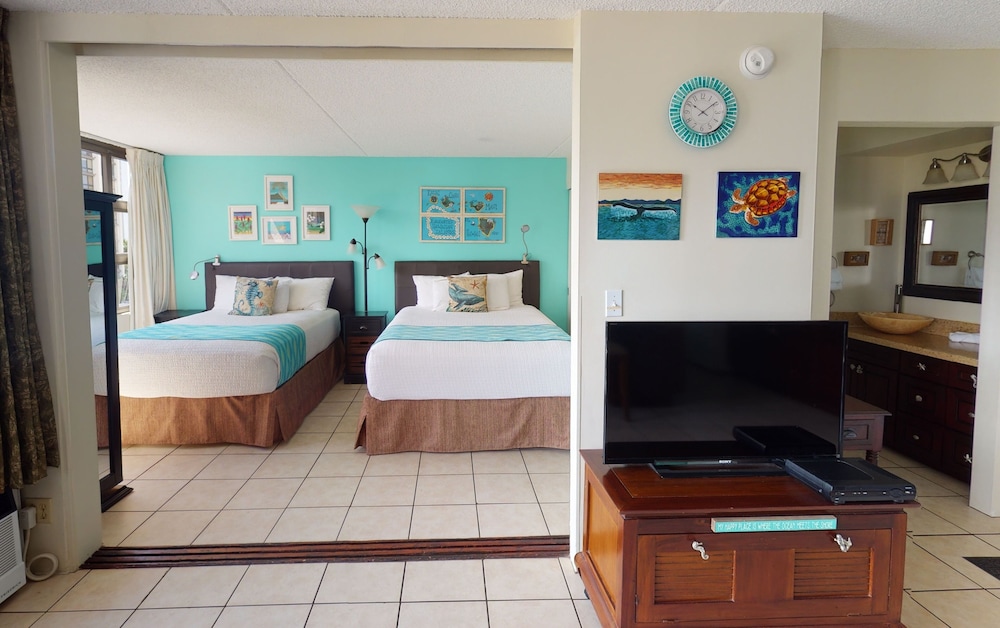 Waikiki Banyan High Level Condo with Private Lanai by Koko Resort Vacation Rentals - photo 18
