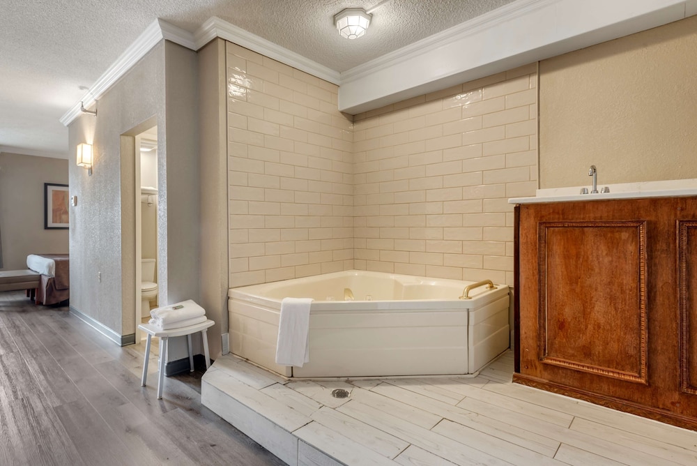 Fort Washington Inn - photo 10