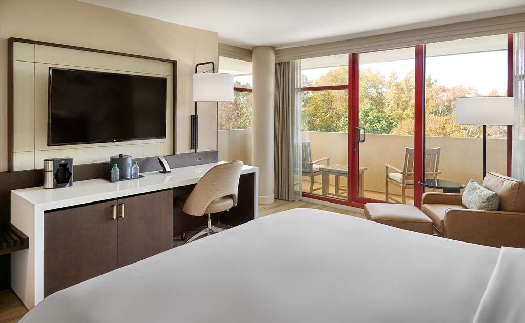 Emory Conference Center Hotel - photo 9