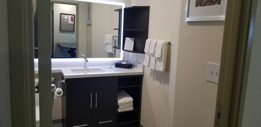 Candlewood Suites Plano North by IHG - photo 24