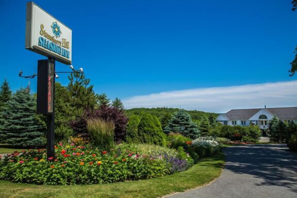 Strawberry Hill Seaside Inn - photo 36