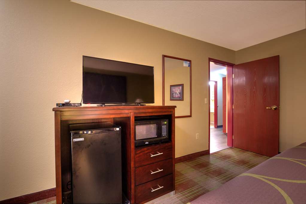 Super 8 by Wyndham Waterloo - photo 19