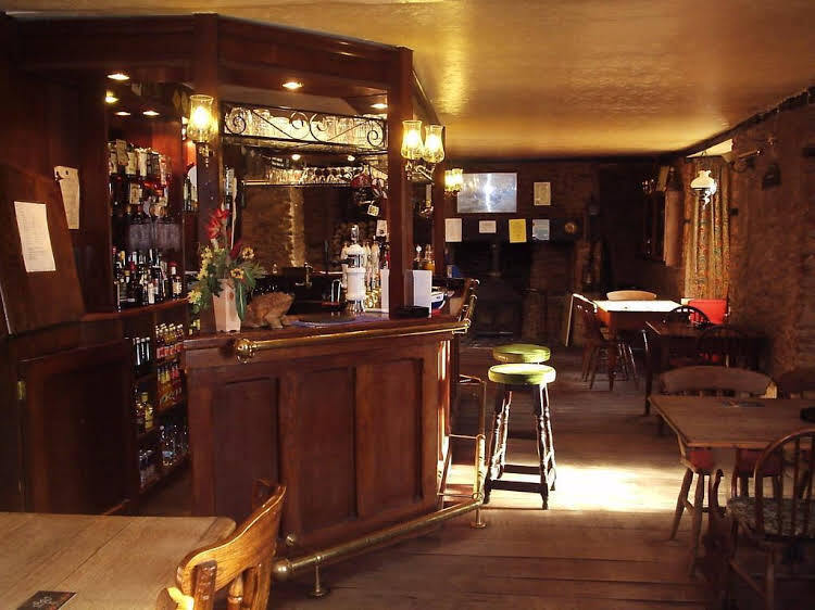 The Half Moon Inn - last minute hotel in Templecombe