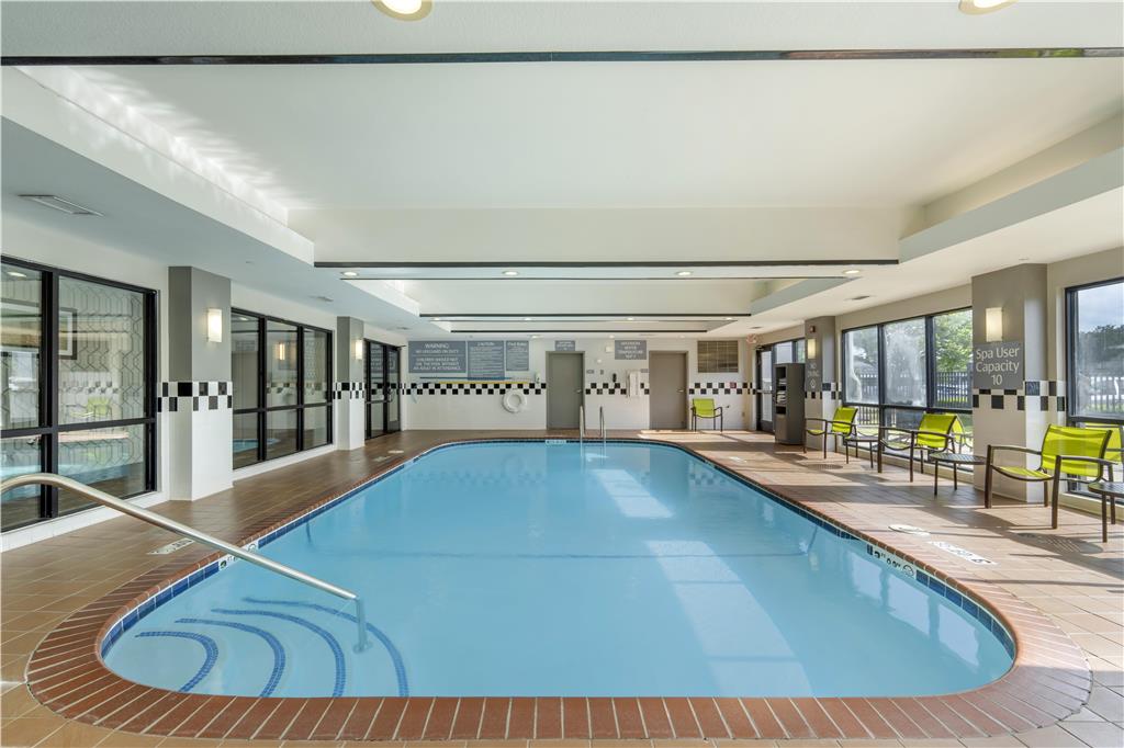 Best Western Plus Castlerock Inn & Suites - photo 10
